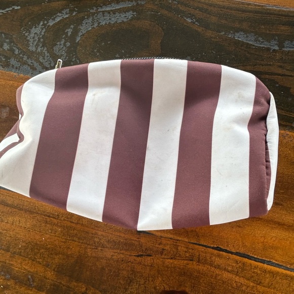 Henri Bendel - Picture 6 of 16